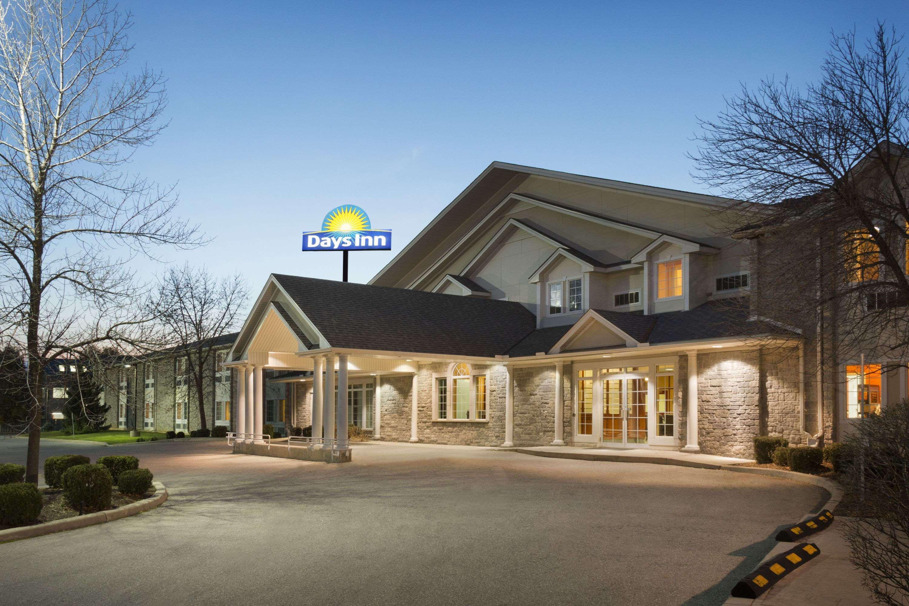 Days Inn By Wyndham Guelph Eksteriør billede