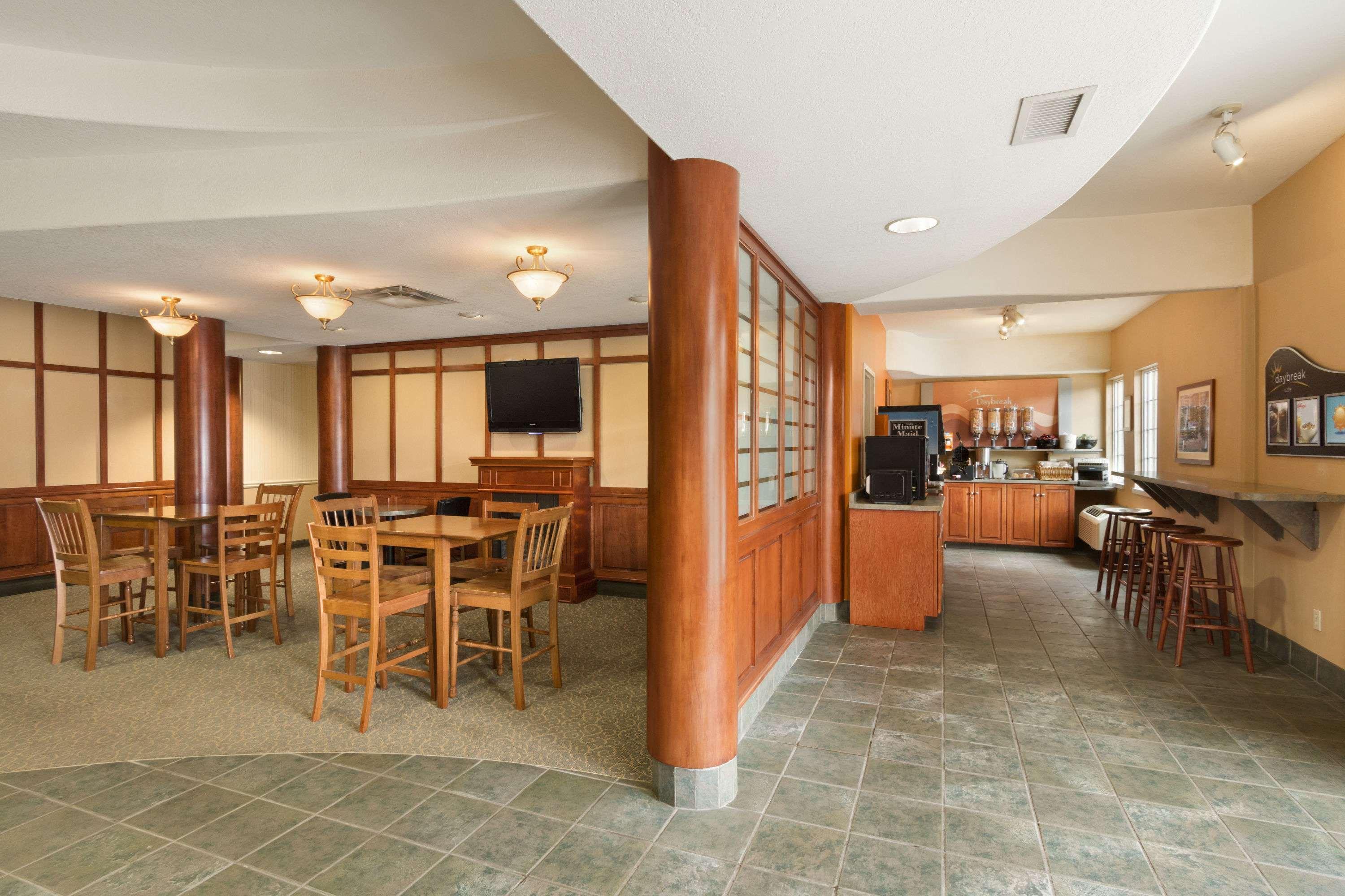 Days Inn By Wyndham Guelph Eksteriør billede